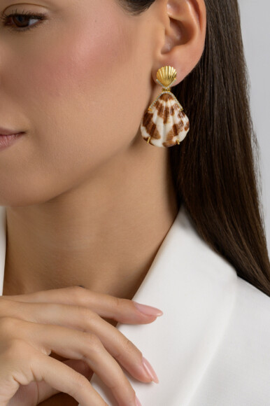 Sparkling Shell Dangle Earrings