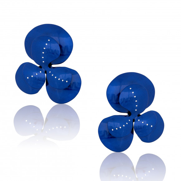 A.ER.AP0094_BLU_Anastasia Kessaris_Anemone Titanium Earrings