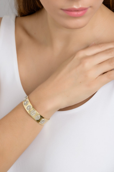 BRP.201288_Anastasia Kessaris_Oval Diamond Gold Bangle