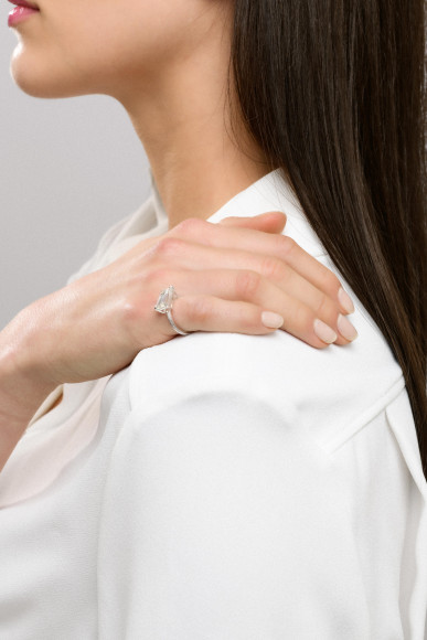 DAP.211275_Anastasia Kessaris_Solitaire Emerald Diamond Ring