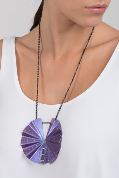 A.NK.MT0170_55_DFP.149608_Anastasia Kessaris_XXX Geisha Purple Titanium Diamond Necklace