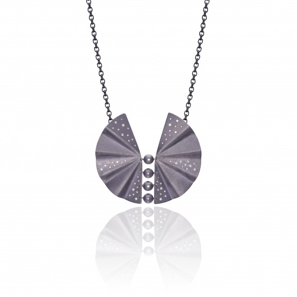 A.NK.MT0168_100_DFP.149608_Anastasia Kessaris_Geisha Hug Graphite Titanium Diamond Necklace